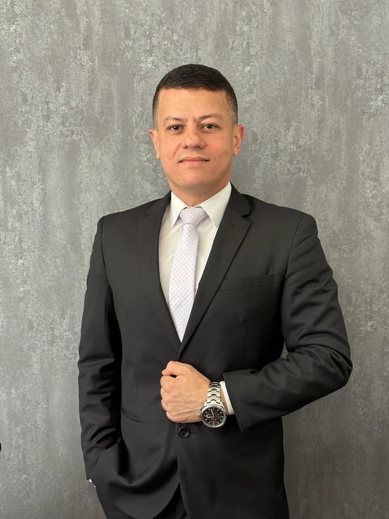 Dr. Alexandre Resende Silva